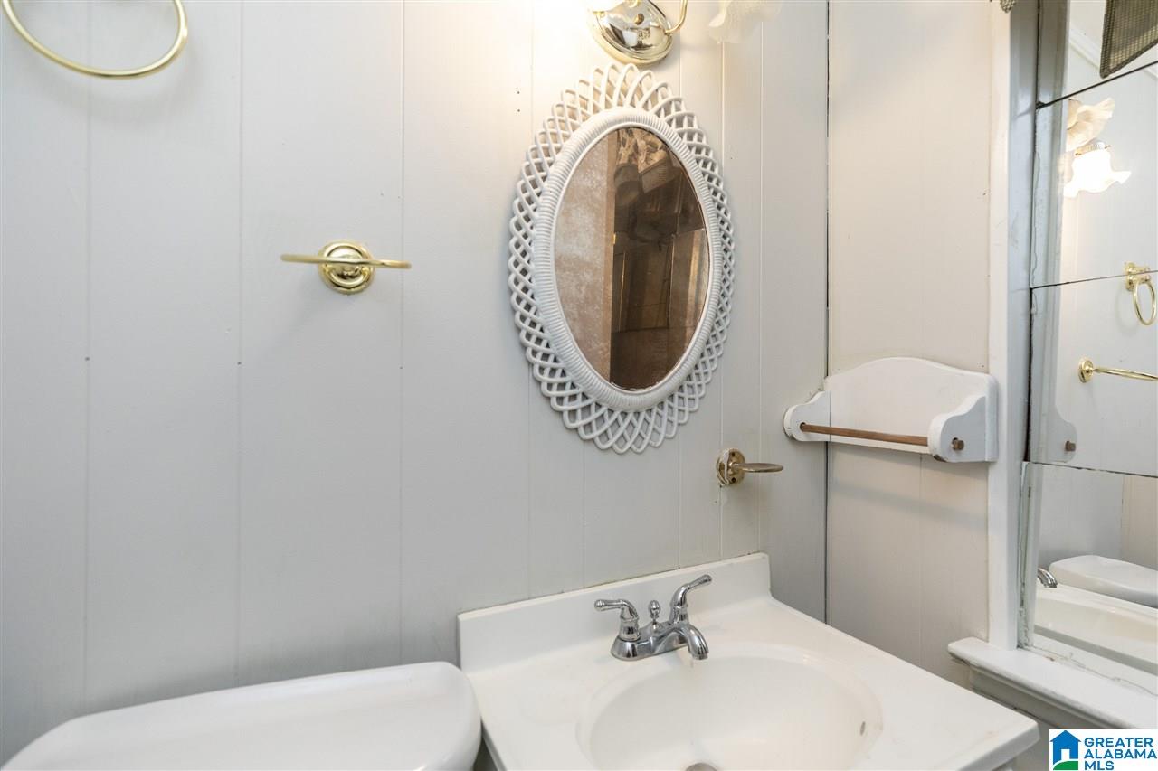 815 Dandridge Road Birmingham, AL 35221 - Photo 7 of 35