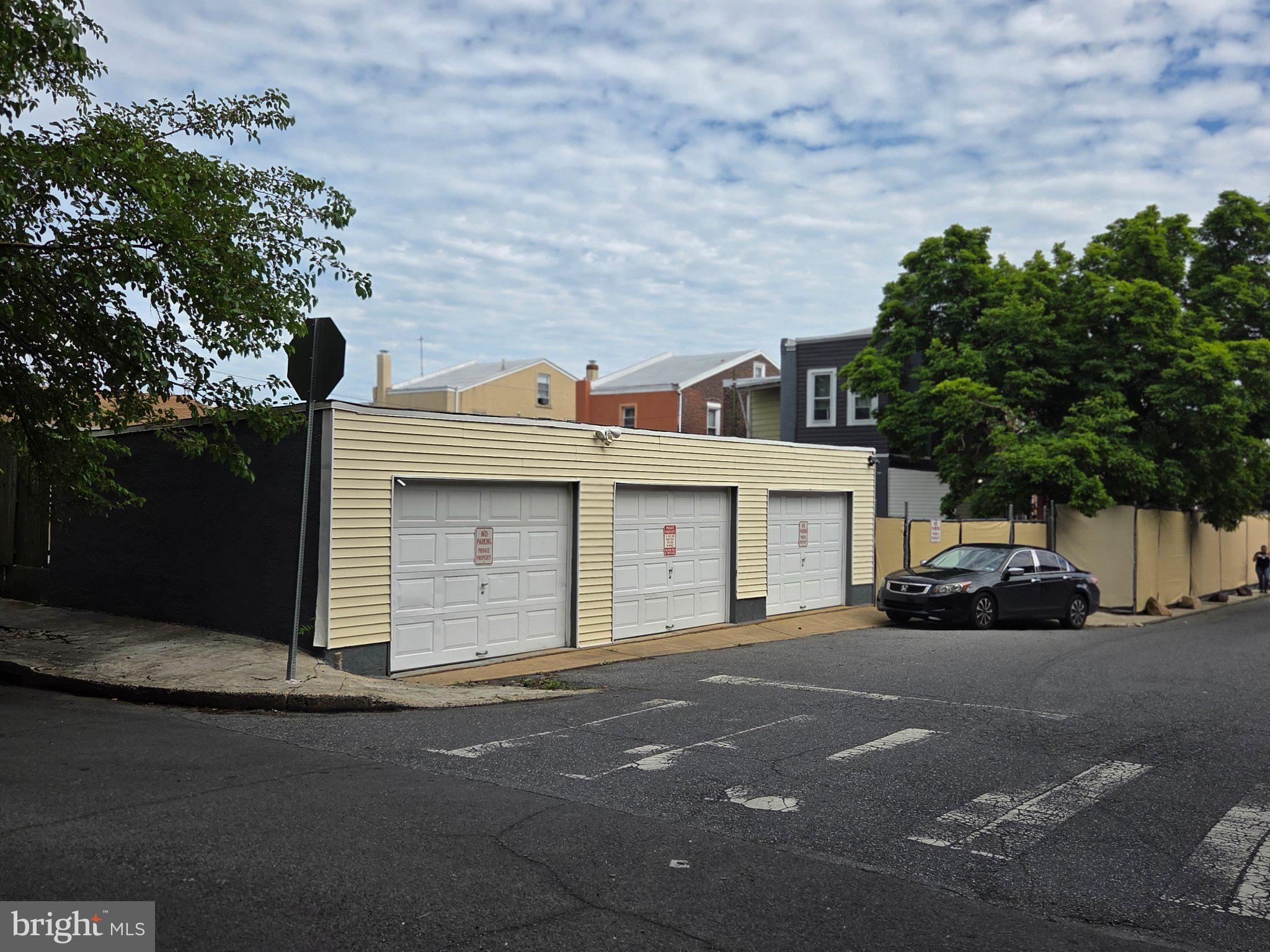5234 Jackson Street Philadelphia, PA 19124 - Photo 4 of 30 Detached 3 car garage
