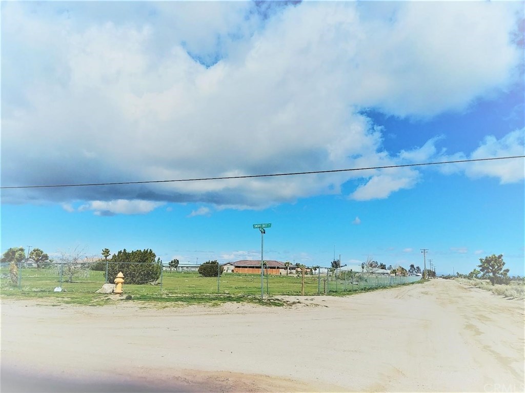 11272 Smoke Tree Road Oak Hills, CA 92344 - Photo 1 of 13 Gallery Image 1