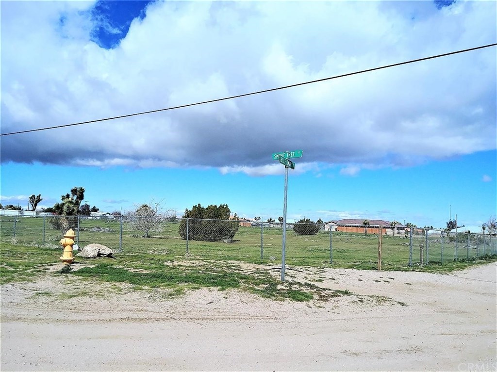 11272 Smoke Tree Road Oak Hills, CA 92344 - Photo 11 of 13 Gallery Image 11