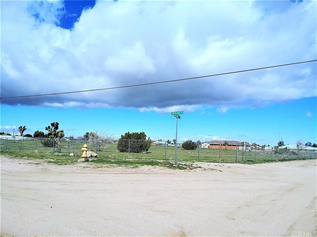 11272 Smoke Tree Road Oak Hills, CA 92344 - Photo 12 of 13 Gallery Image 12