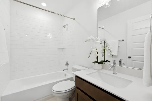 $359,990 | 123 Cibolo Crk Drive, Bastrop, TX 78602