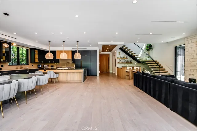 $20,995 | 5517 Allott Avenue, Sherman Oaks, CA 91401