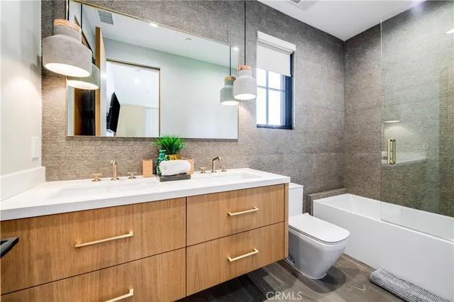 $20,995 | 5517 Allott Avenue, Sherman Oaks, CA 91401