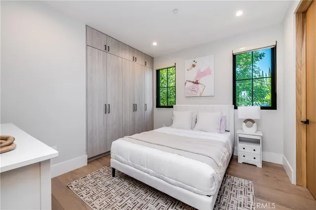 $20,995 | 5517 Allott Avenue, Sherman Oaks, CA 91401