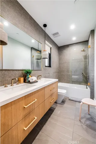 $20,995 | 5517 Allott Avenue, Sherman Oaks, CA 91401