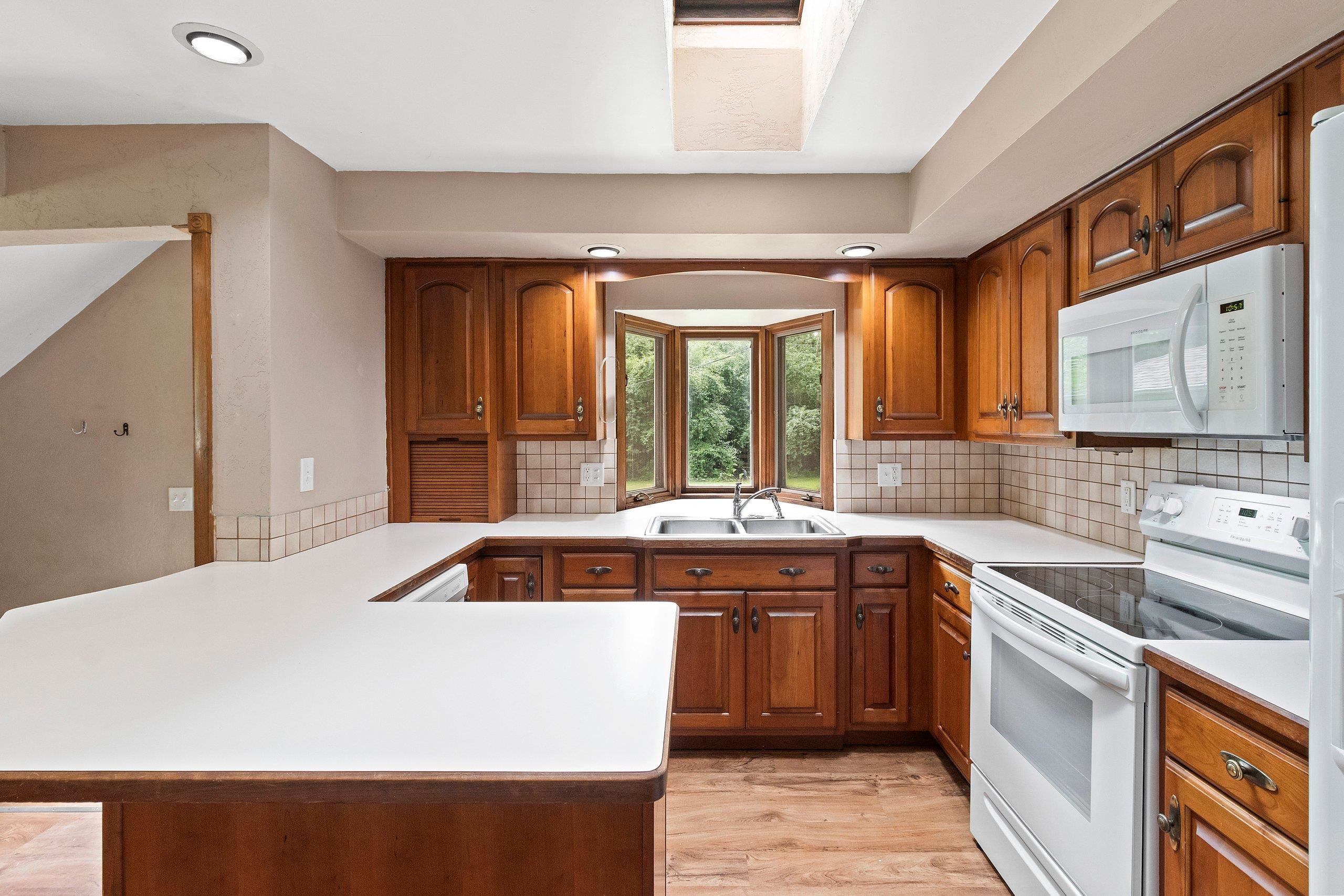 1502 South Van Dyke Road Appleton, WI 54914 - Photo 10 of 53