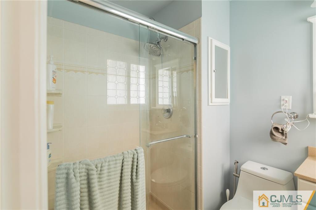 11 Stevens Road Kendall Park, NJ 08824 - Photo 17 of 25 Gallery Image 17
