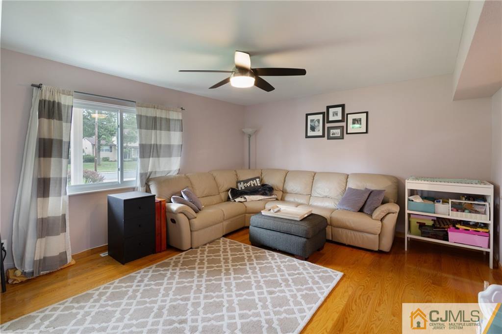11 Stevens Road Kendall Park, NJ 08824 - Photo 8 of 25 Gallery Image 8