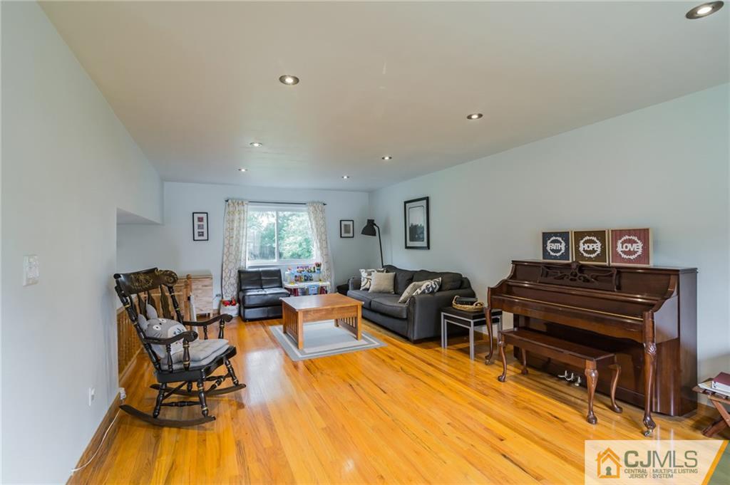 11 Stevens Road Kendall Park, NJ 08824 - Photo 10 of 25 Gallery Image 10