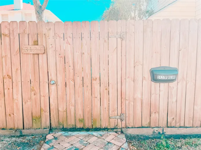 $1,200 | 3127 Bernardo De Galvez Avenue, Galveston, TX 77550