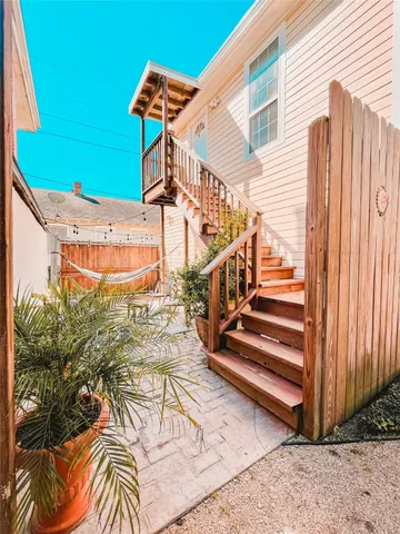 $1,200 | 3127 Bernardo De Galvez Avenue, Galveston, TX 77550