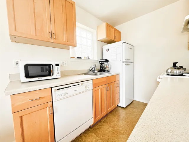 $1,200 | 3127 Bernardo De Galvez Avenue, Galveston, TX 77550