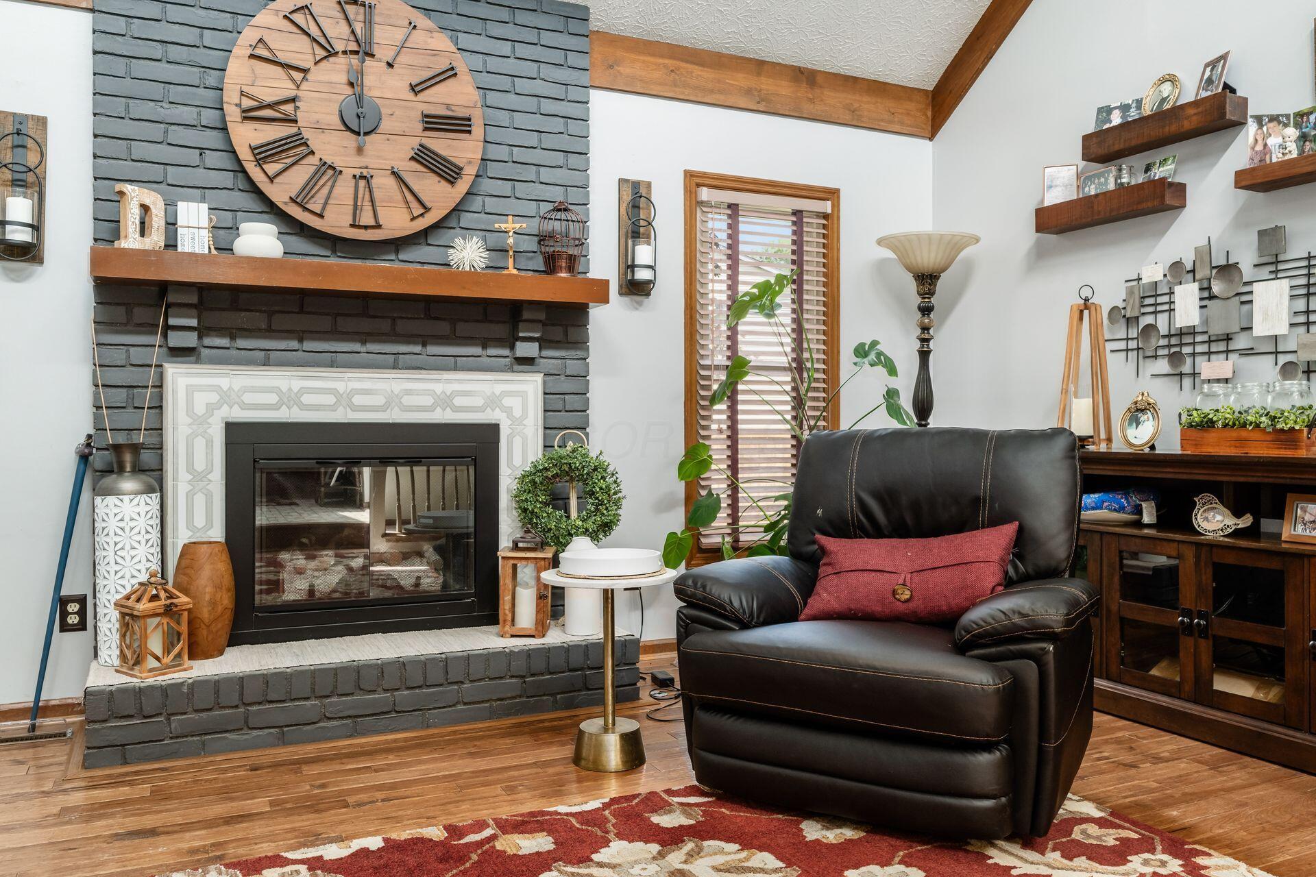 631 Brice Road Columbus, OH 43213 - Photo 12 of 45 Bathed in natural light