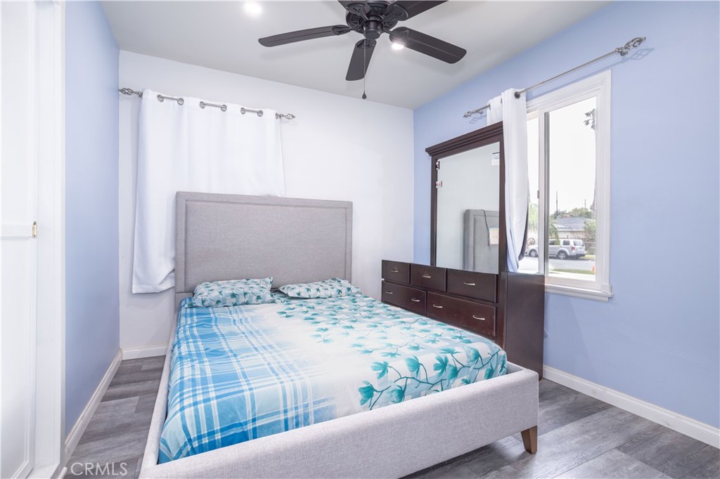 19127 Enadia Way Reseda, CA 91335 - Photo 21 of 37