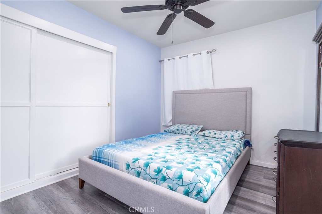 19127 Enadia Way Reseda, CA 91335 - Photo 22 of 37