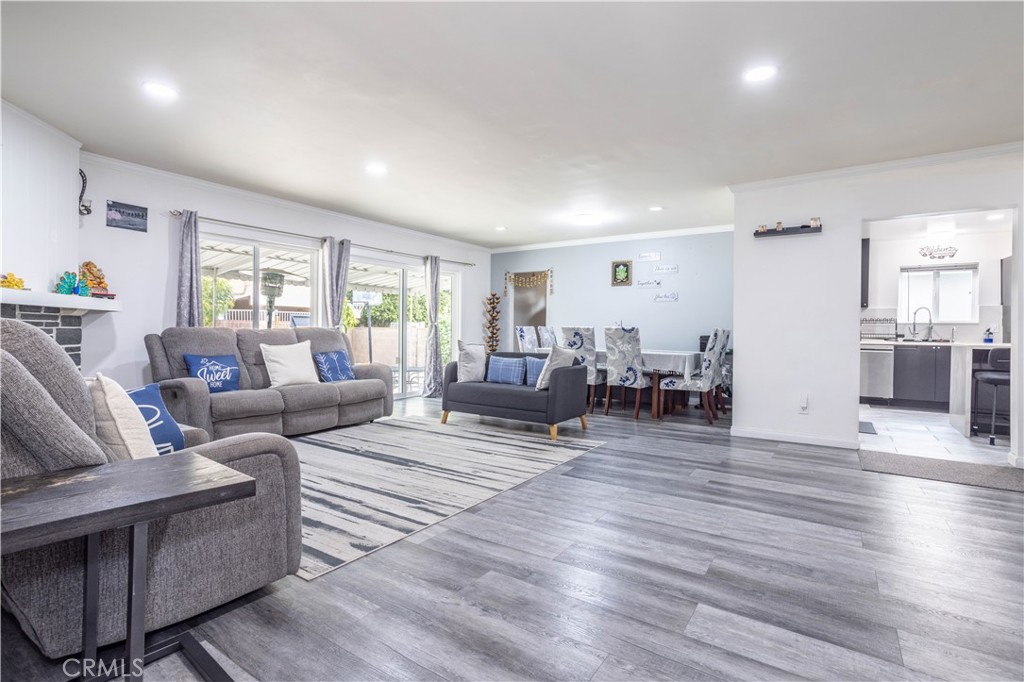 19127 Enadia Way Reseda, CA 91335 - Photo 9 of 37