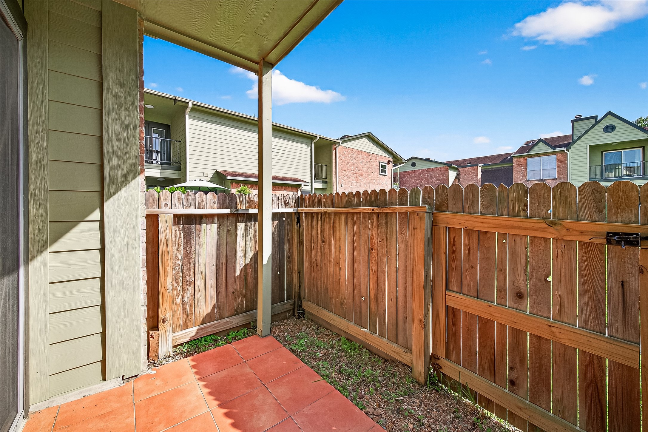 18800 Egret Bay Boulevard, Unit 1207 Webster, TX 77058 - Photo 23 of 30 a view of a house with a balcony