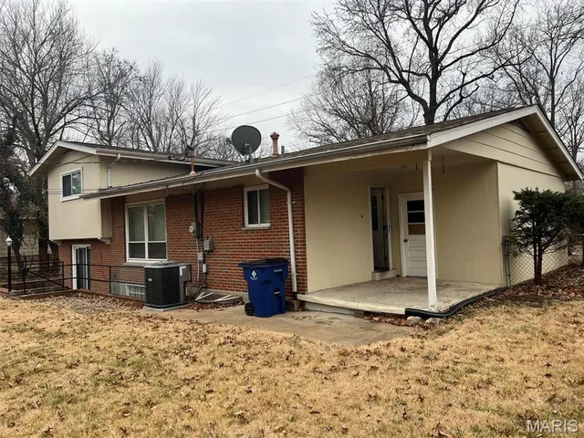 $2,200 | 1306 Ross Avenue, St. Louis, MO 63146
