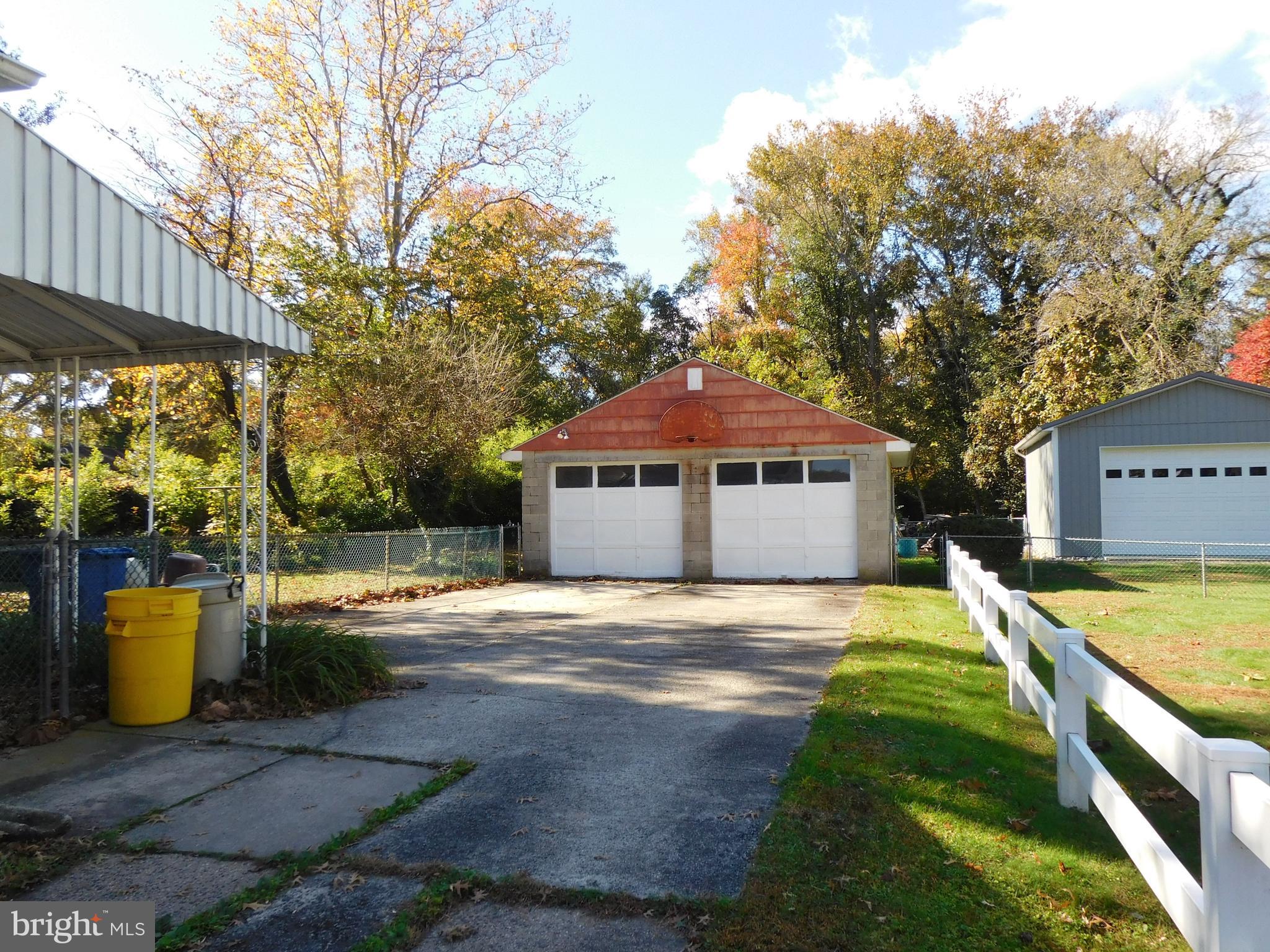 209 Delview Lane Delanco, NJ 08075 - Photo 5 of 42 Double car garage
