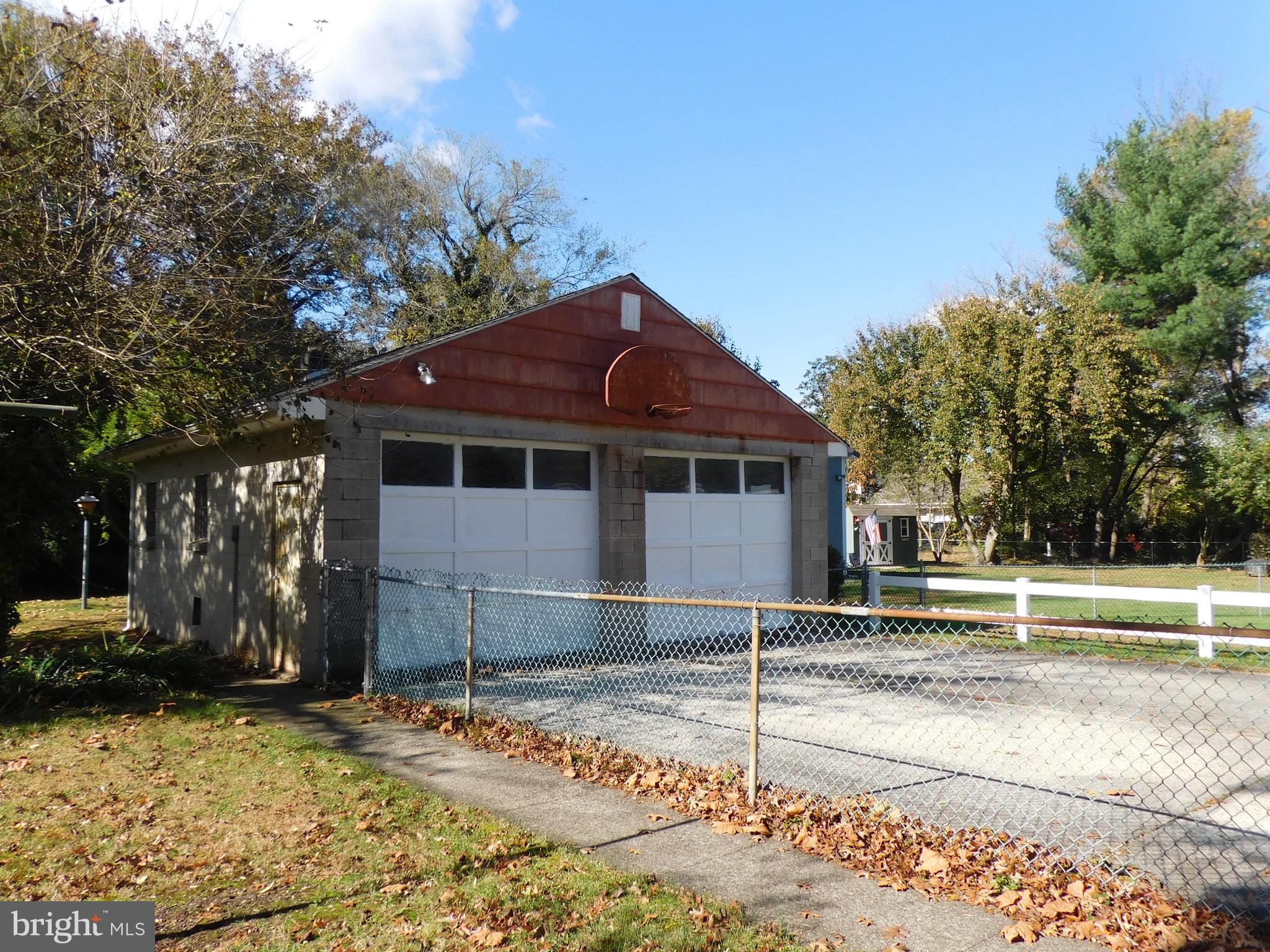 209 Delview Lane Delanco, NJ 08075 - Photo 6 of 42 view of garage
