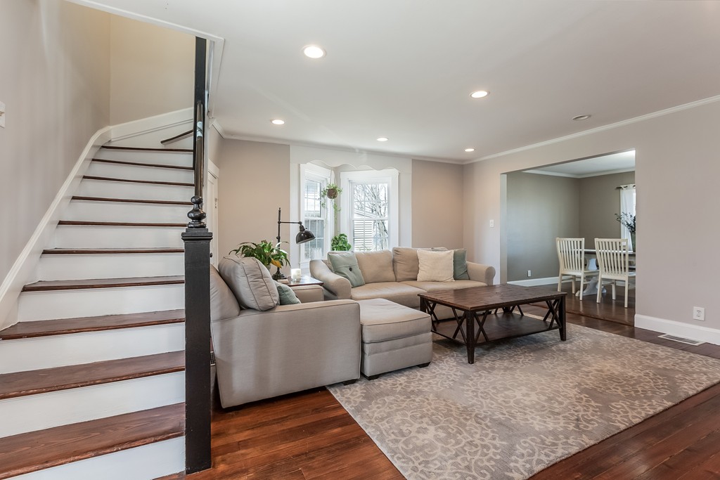 24 Hobamack Road Weymouth, MA 02191 - Photo 7 of 30 Gallery Image 7
