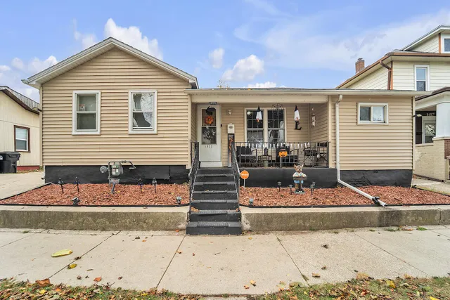 $185,000 | 1423 Erie Street, Racine, WI 53402