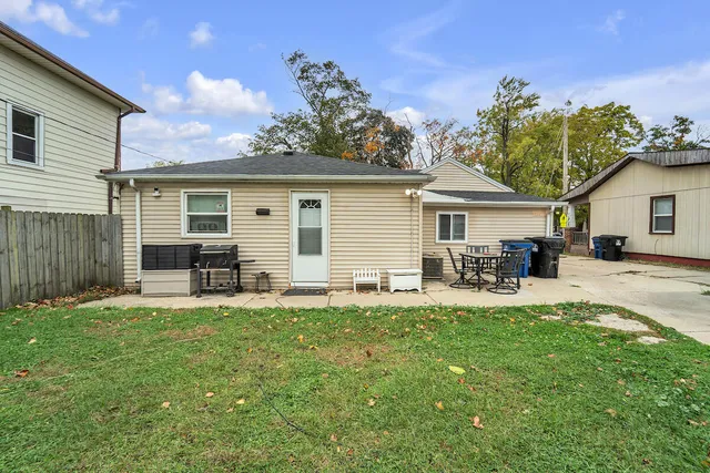 $185,000 | 1423 Erie Street, Racine, WI 53402