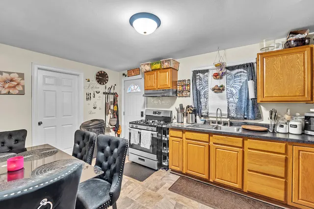 $185,000 | 1423 Erie Street, Racine, WI 53402