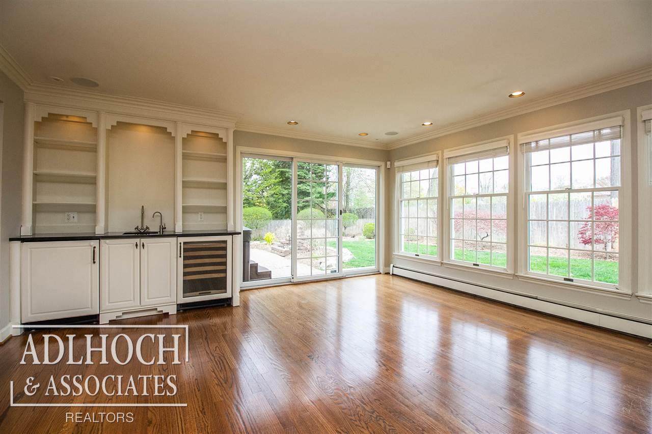294 Touraine Road Grosse Pointe Farms, MI 48236 - Photo 17 of 52