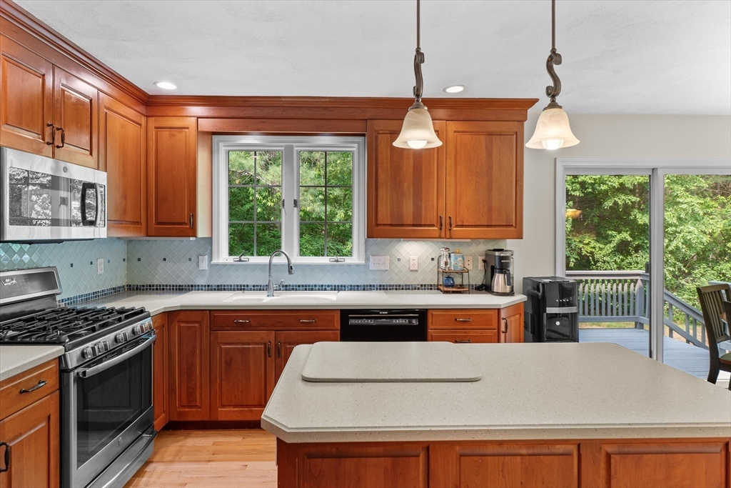 2 Hickory Lane Georgetown, MA 01833 - Photo 3 of 36