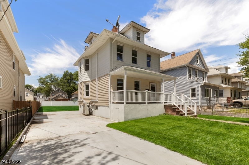40 Teaneck Road Ridgefield Park, NJ 07660 - Photo 2 of 22