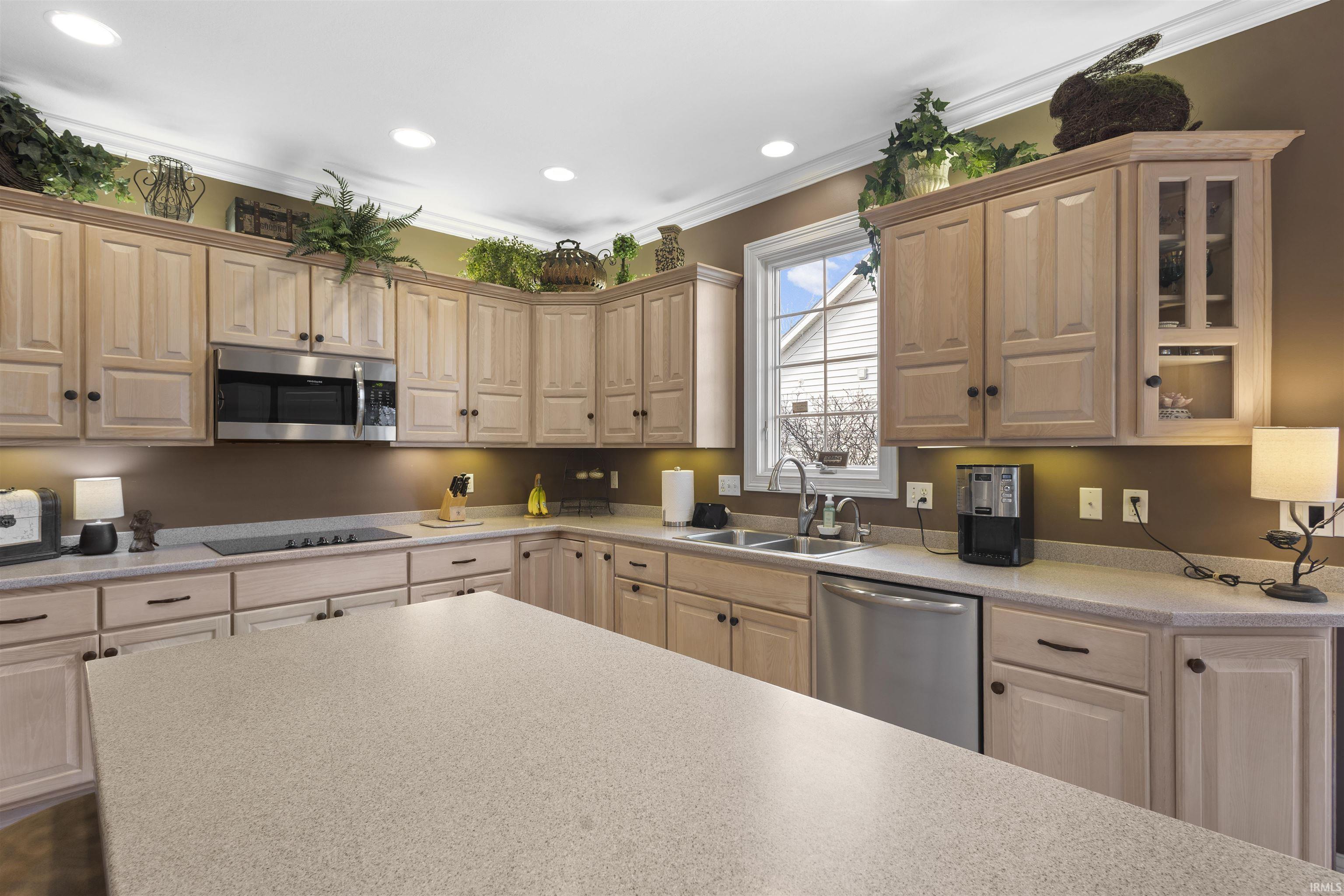 10622 Maple Springs Cove Fort Wayne, IN 46845 - Photo 7 of 36