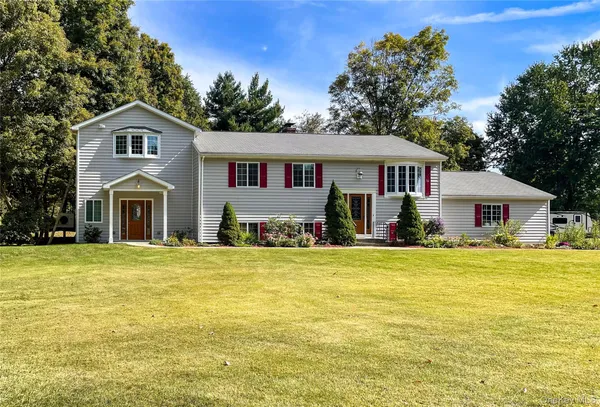 $629,000 | 1 Paulette Lane, Wappingers Falls, NY 12590