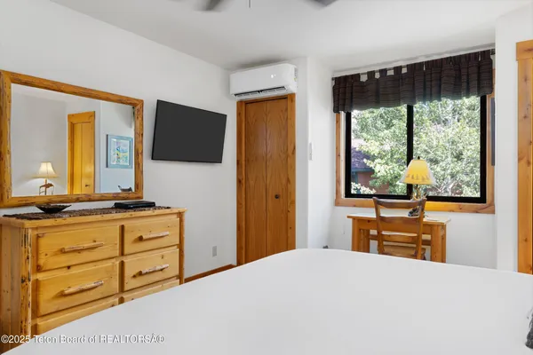 $2,550,000 | 371 Snow King Loop, Jackson, WY 83001