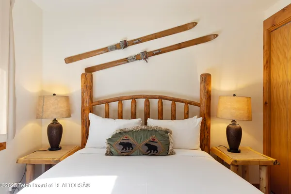 $2,550,000 | 371 Snow King Loop, Jackson, WY 83001