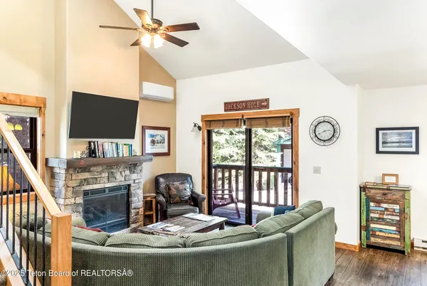 $2,550,000 | 371 Snow King Loop, Jackson, WY 83001