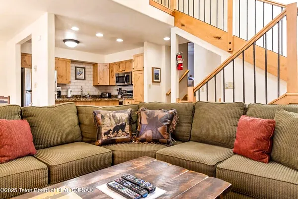 $2,550,000 | 371 Snow King Loop, Jackson, WY 83001