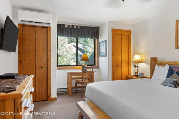 $2,550,000 | 371 Snow King Loop, Jackson, WY 83001