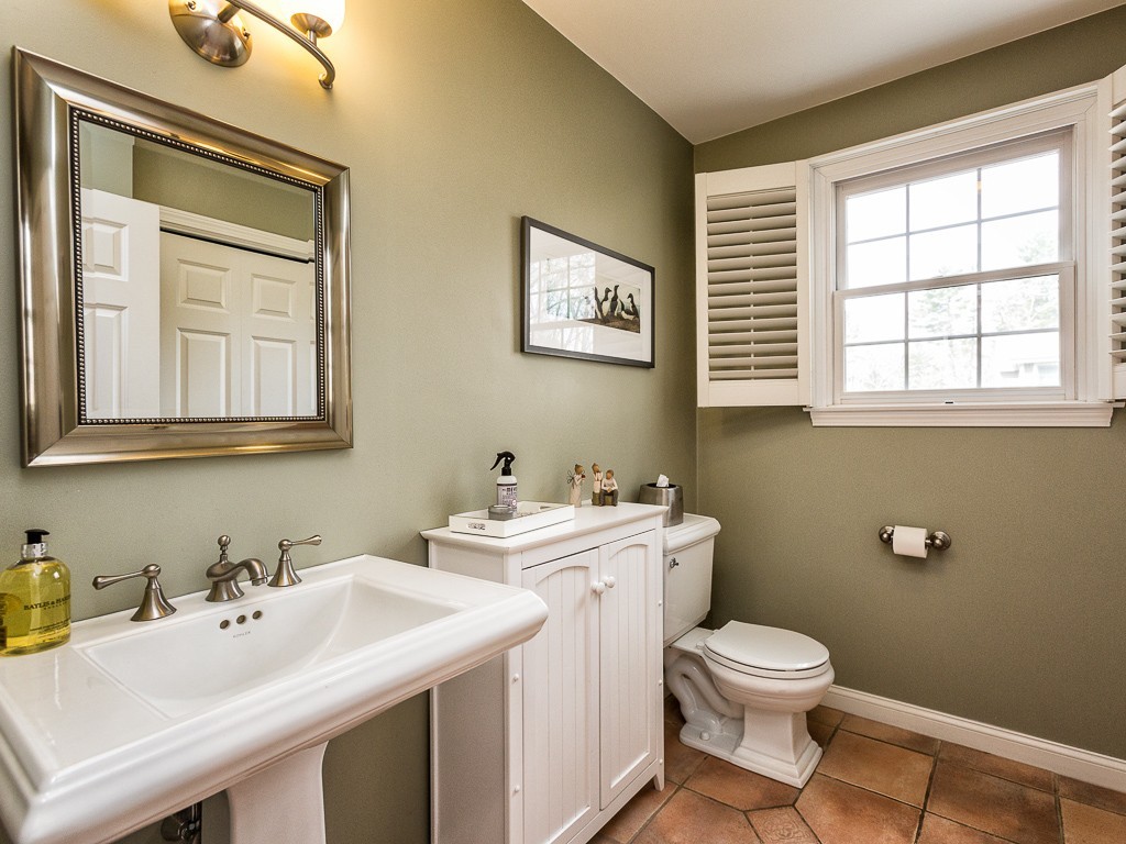 89 Pineswamp Road Ipswich, MA 01938 - Photo 4 of 26 Gallery Image 4