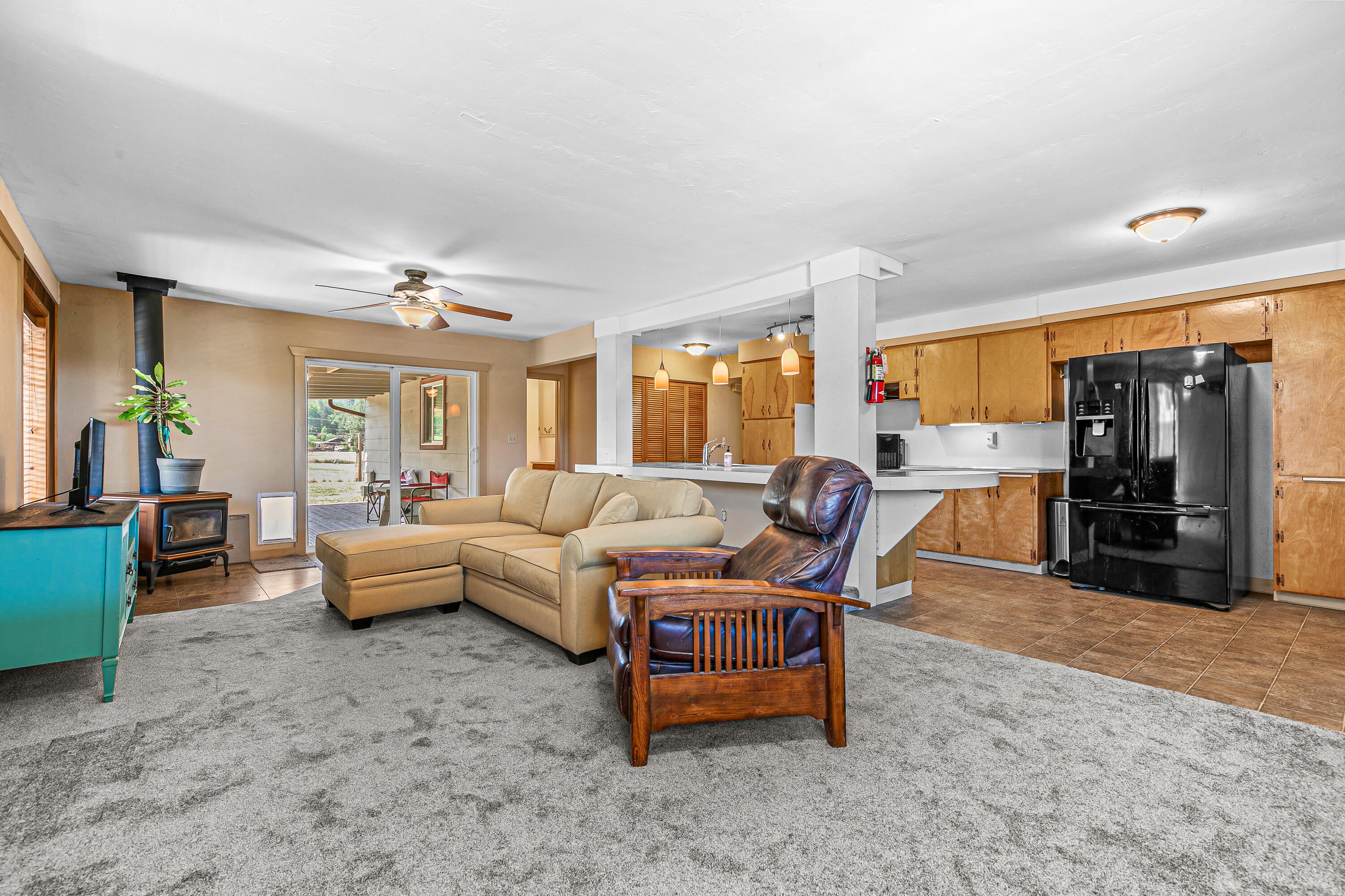 2615 Glory C Road Medford, OR 97501 - Photo 11 of 57 9R9A4035