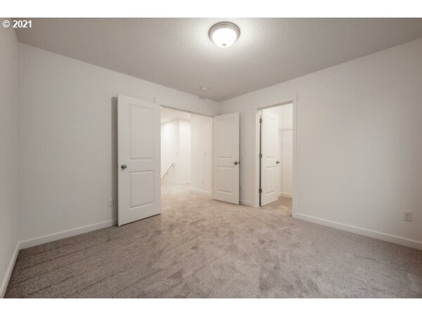 17076 Southeast Troge Road Happy Valley, OR 97086 - Photo 7 of 15 Gallery Image 7
