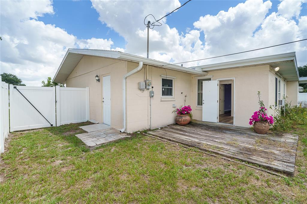 22129 Rochester Avenue Port Charlotte, FL 33952 - Photo 30 of 38 Gallery Image 30