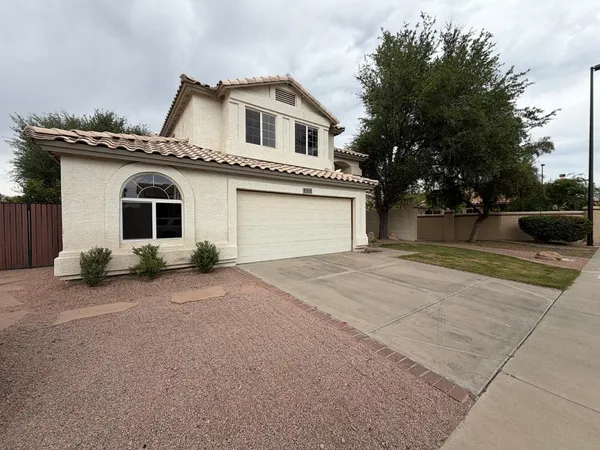 $2,995 | 902 South Surfside Drive, Gilbert, AZ 85233