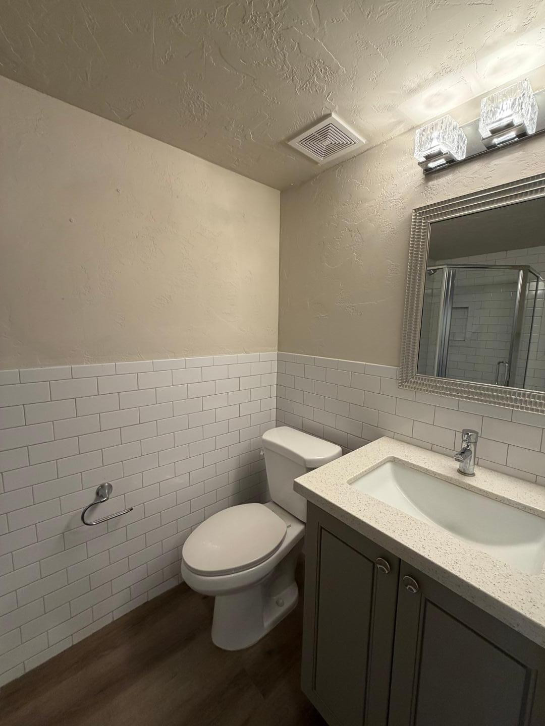 902 South Surfside Drive Gilbert, AZ 85233 - Photo 21 of 35 a bathroom with a sink a toilet and mirror