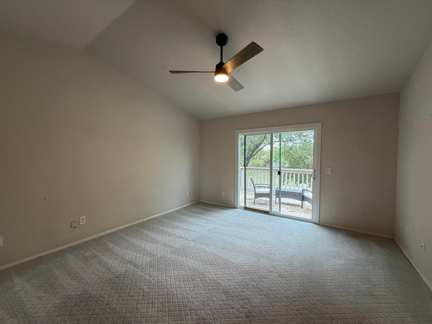 902 South Surfside Drive Gilbert, AZ 85233 - Photo 23 of 35 a view of an empty room with a window
