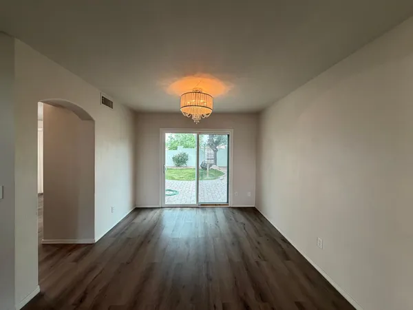 $2,995 | 902 South Surfside Drive, Gilbert, AZ 85233