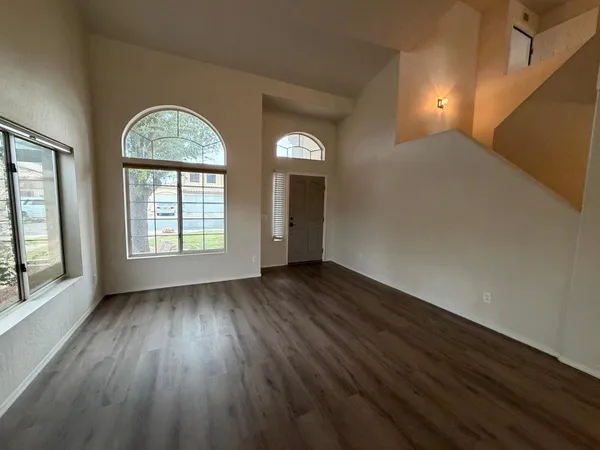 $2,995 | 902 South Surfside Drive, Gilbert, AZ 85233