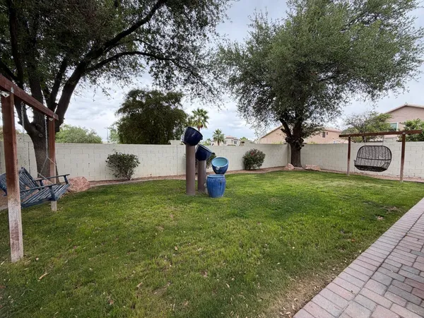 $2,995 | 902 South Surfside Drive, Gilbert, AZ 85233