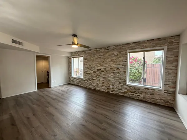 $2,995 | 902 South Surfside Drive, Gilbert, AZ 85233